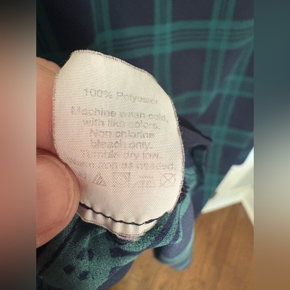 J.Crew Factory Black Watch Plaid Bell Sleeve Top – Size Small Festive Holiday - Picture 9 of 9